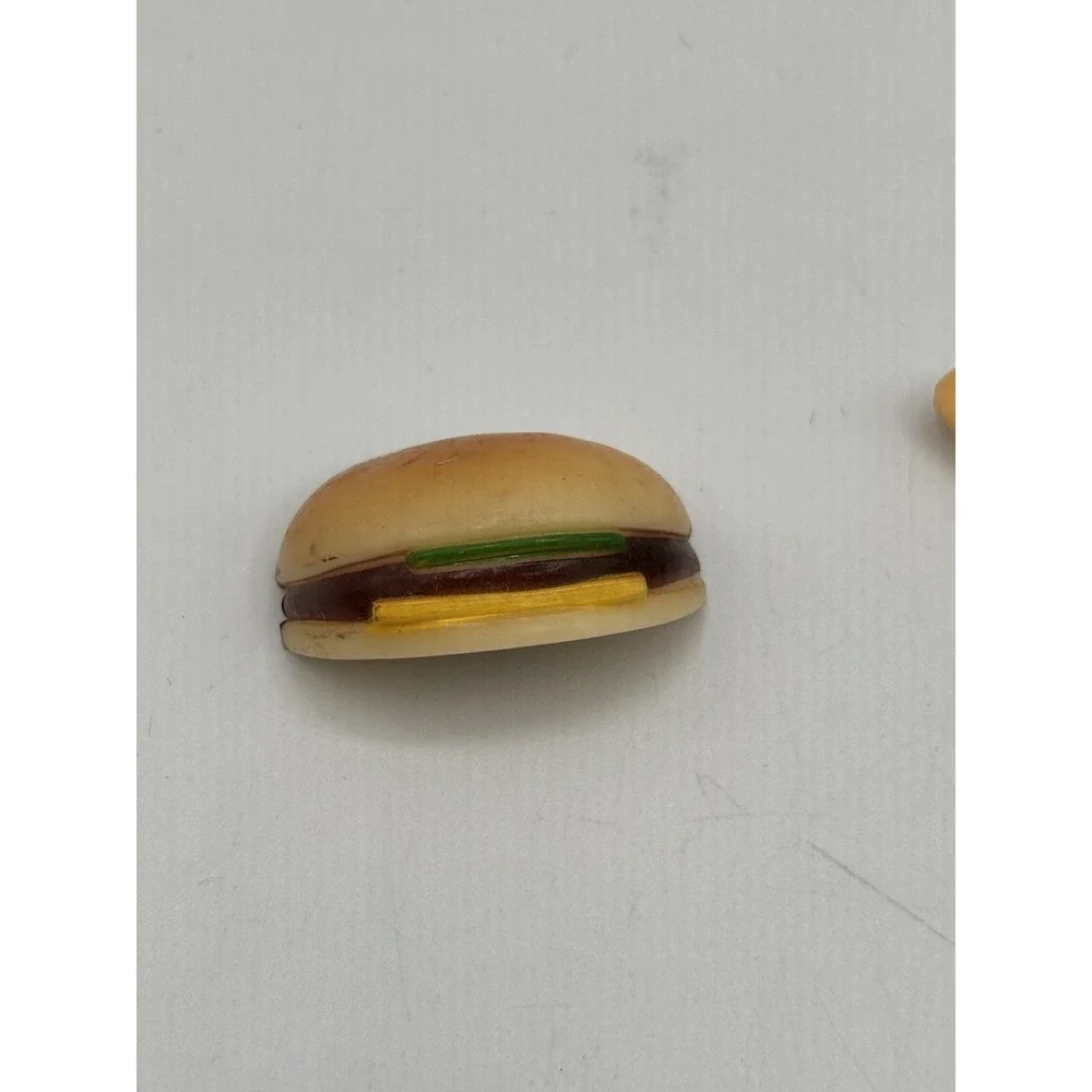 The Unbranded Brand vtg hamburger